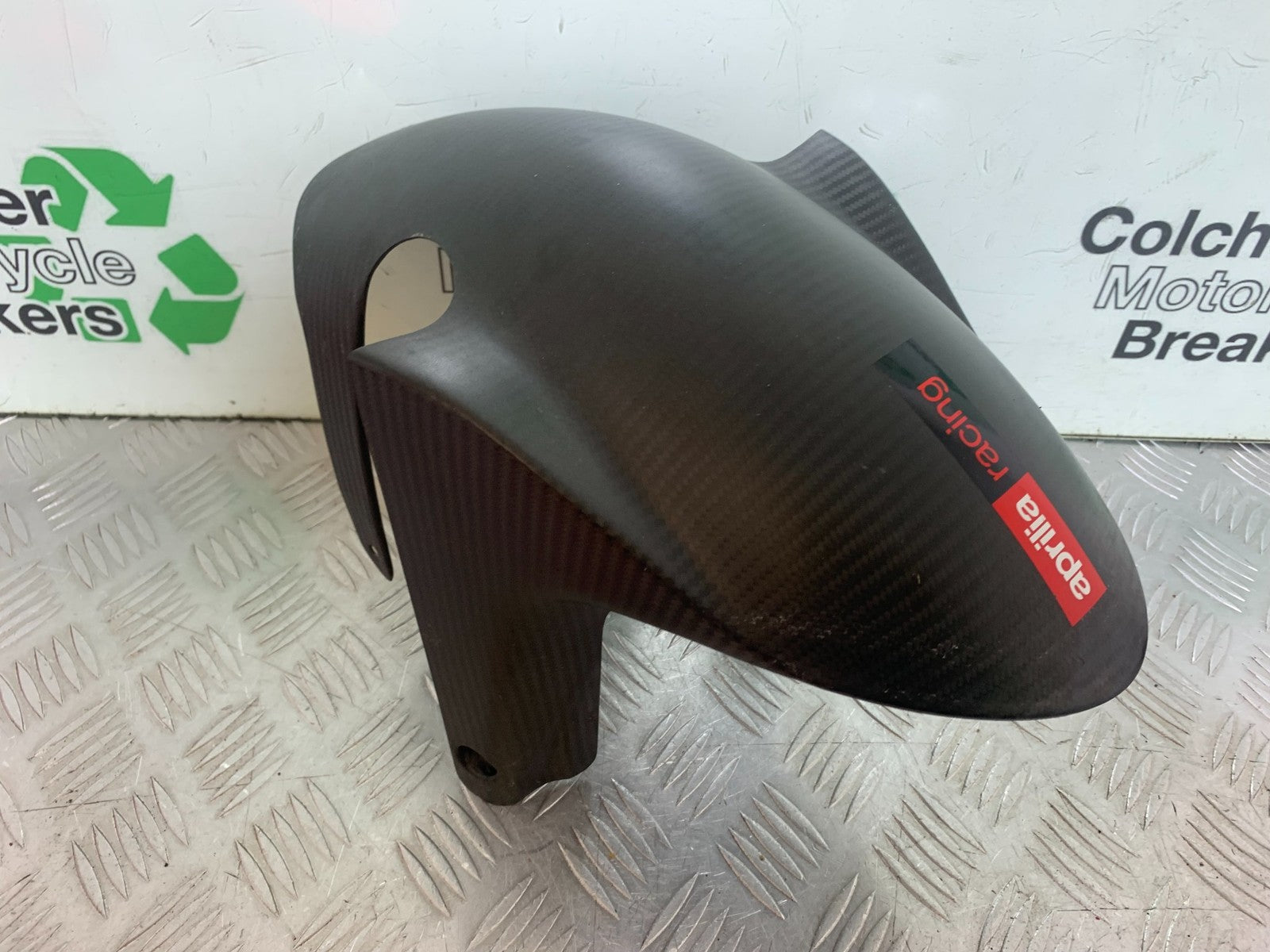 APRILIA RSV4 FACTORY CARBON FRONT MUDGUARD YEAR 2009-2012 (CMB1224)