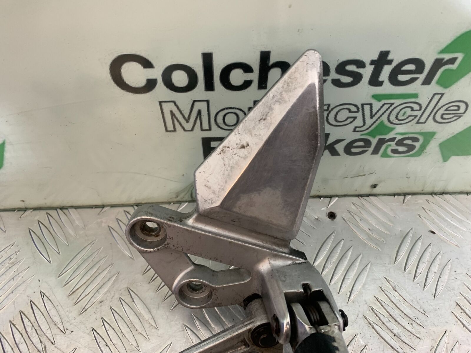 SUZUKI SV1000 SV 1000 K3 FRONT LEFT HANGER   YEAR 2003-2006 (CMB1111)