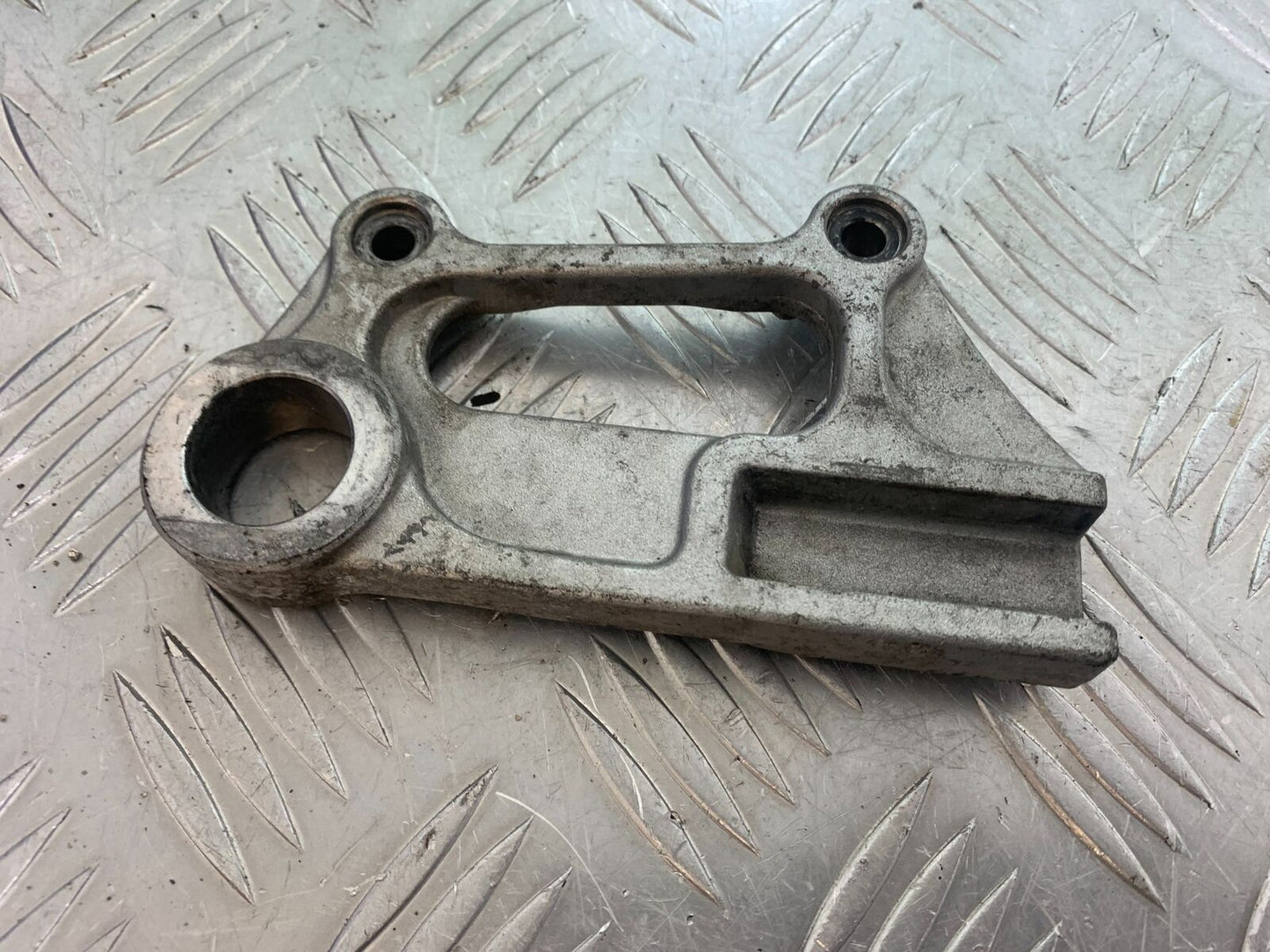 KAWASAKI ZX6R ZX6 J REAR CALIPER BRACKET   YEAR 2000 (CMB1129)
