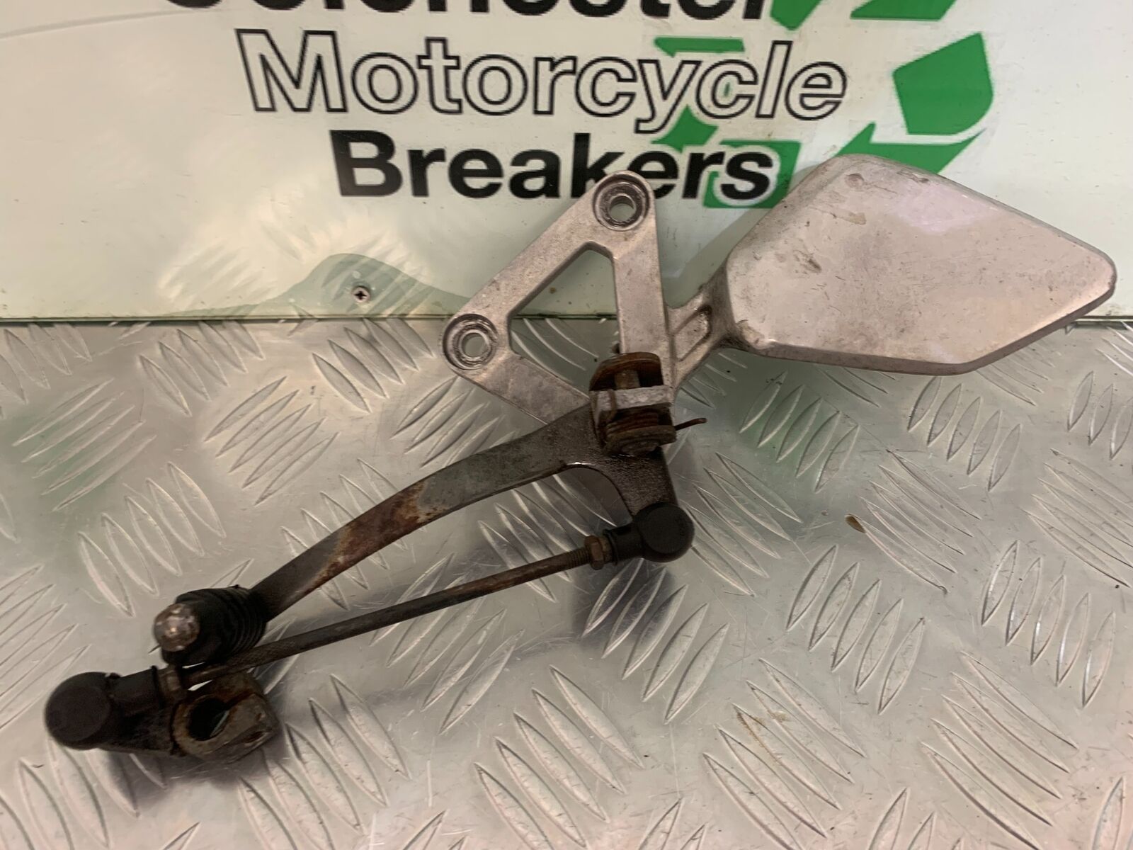 YAMAHA FZS600 FAZER 600 LEFT HANGER  YEAR 1998-2001 (STOCK 964)