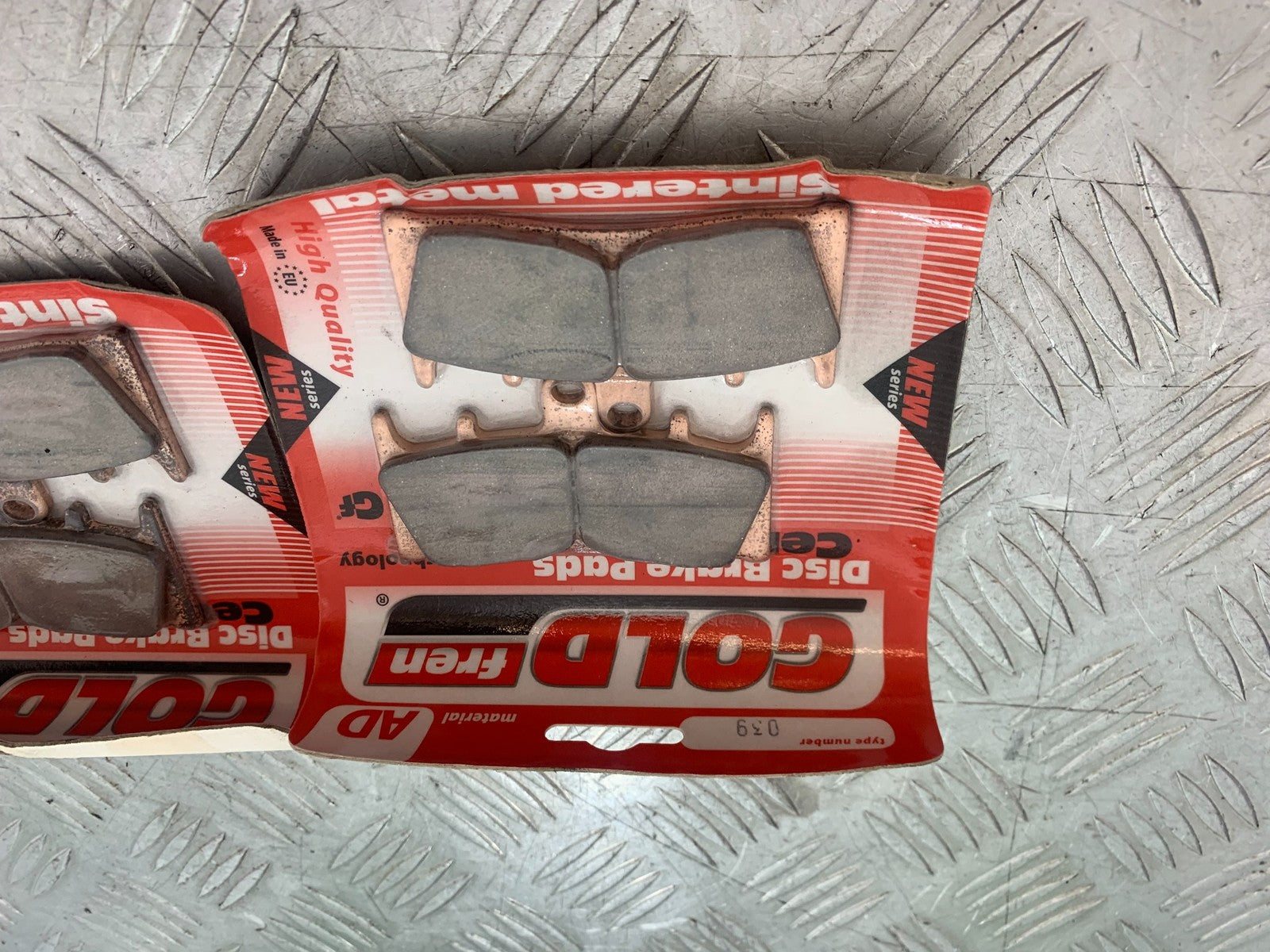 KAWASAKI ZX9R ZX9 E1 FRONT BRAKE PADS    YEAR 2000-01 (CMB1171)