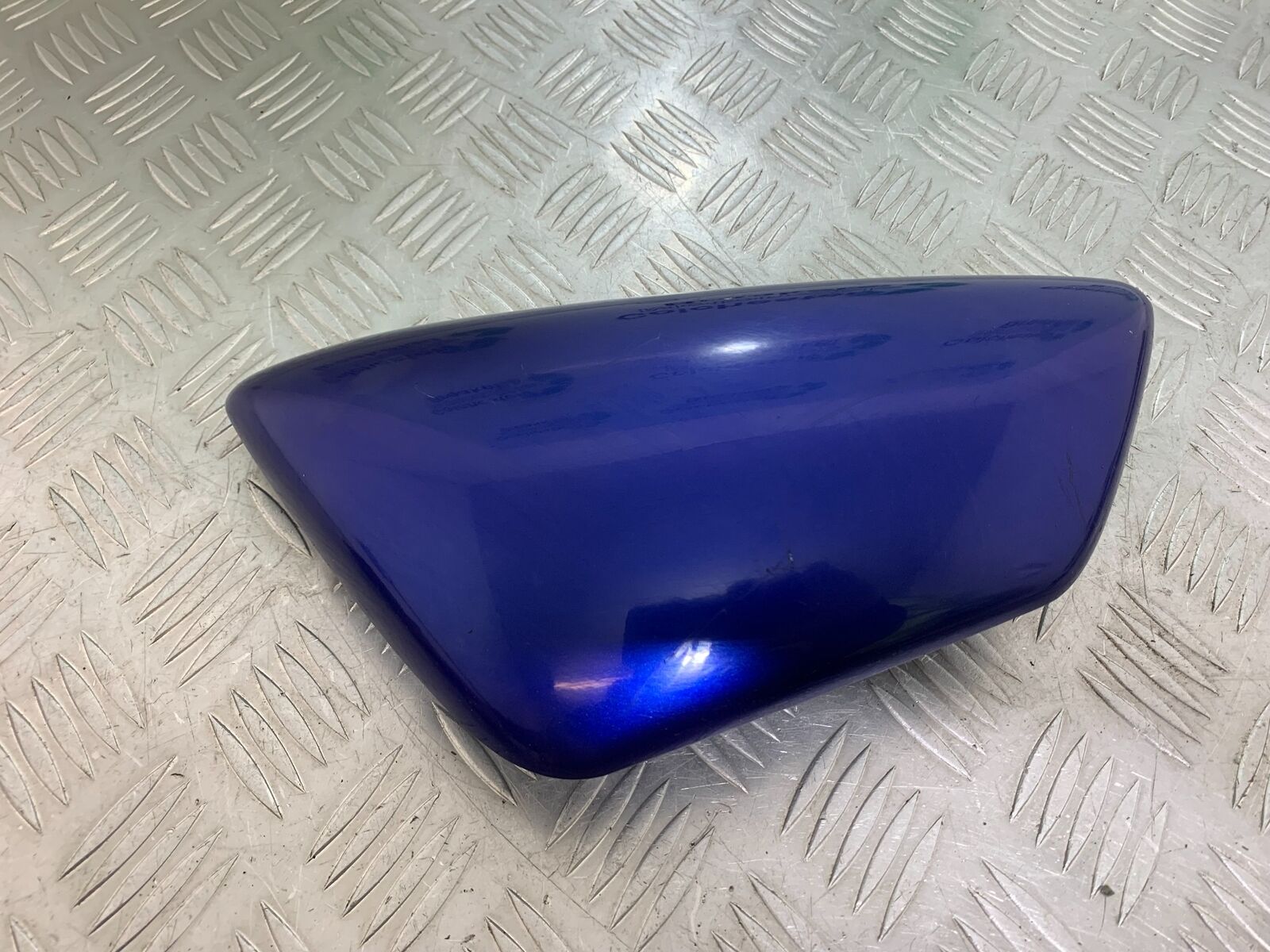 TRIUMPH THUNDERBIRD 1600 RIGHT SEAT PANEL   YEAR 2011 (CMB1107)