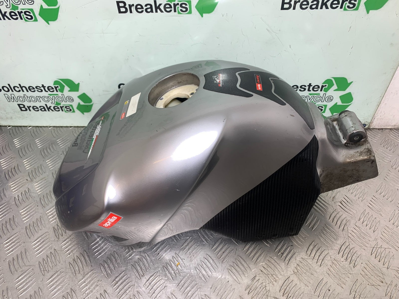 APRILIA RSV1000 RSV 1000 MILLE PETROL TANK   1998- 2003 (CMB1184)