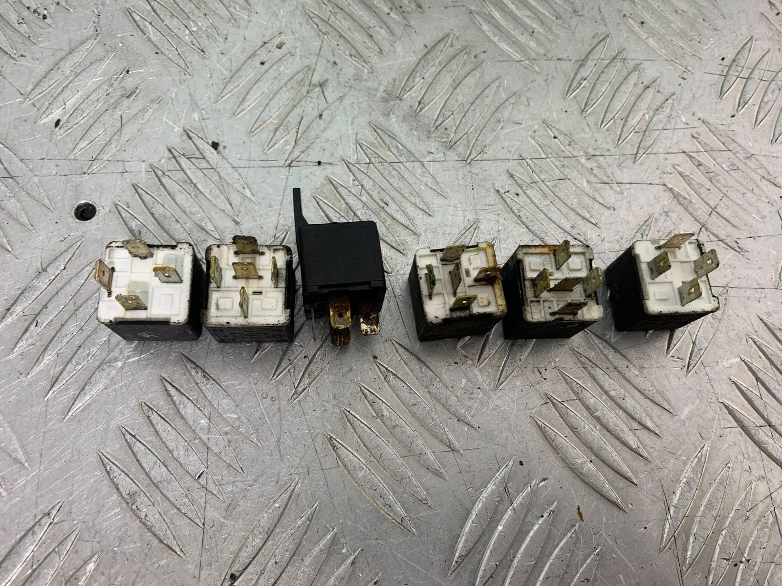 TRIUMPH 955i SPRINT ST RELAYS  YEAR 1999-04 (CMB1230)
