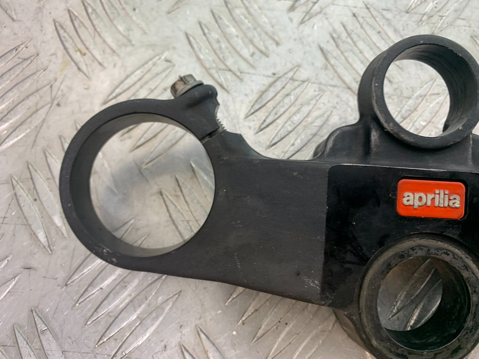 APRILIA RSV1000 RSV 1000 MILLE TOP YOKE  1998- 2003 (CMB1184)