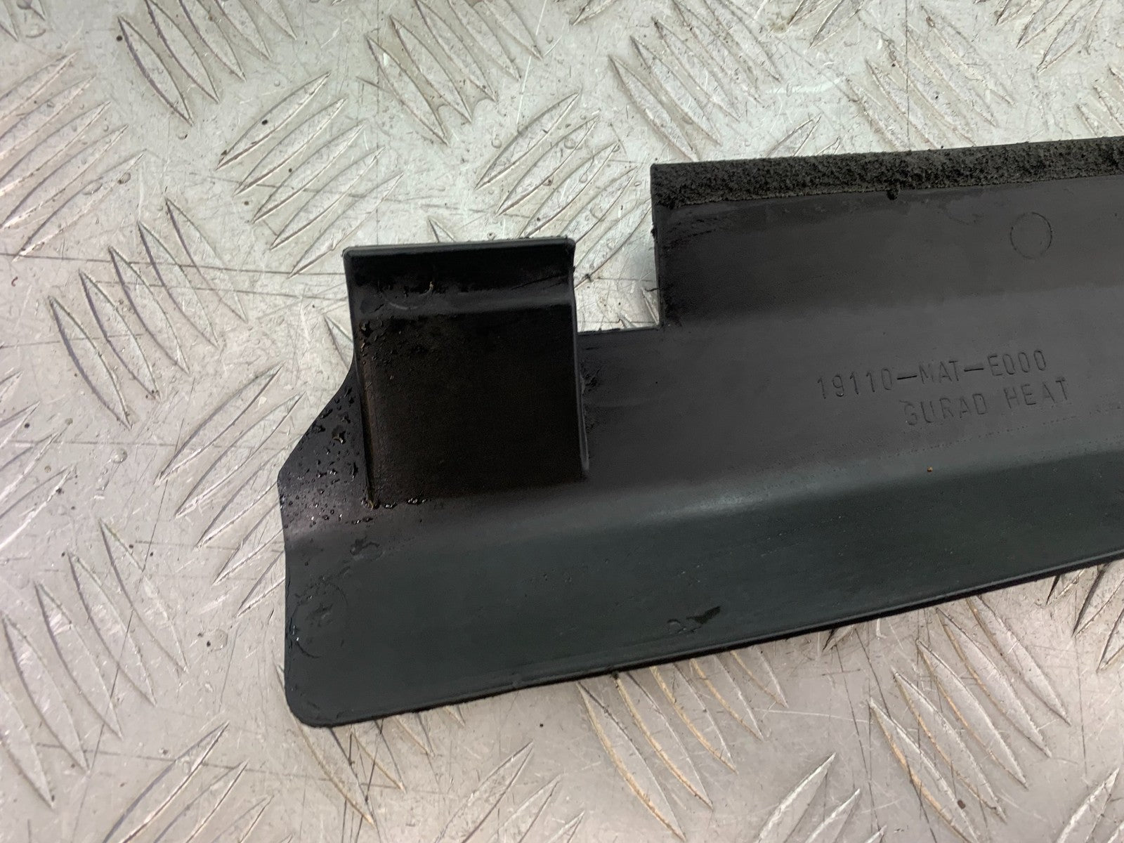 HONDA CBR1100 BLACKBIRD OIL COOLER TOP COVER  YEAR 1999-2005 (CMB1232)