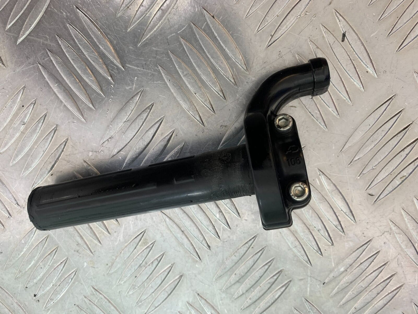 TRIUMPH TIGER 800 XC THROTTLE AND GRIP  YEAR 2011-2014 (CMB1022)
