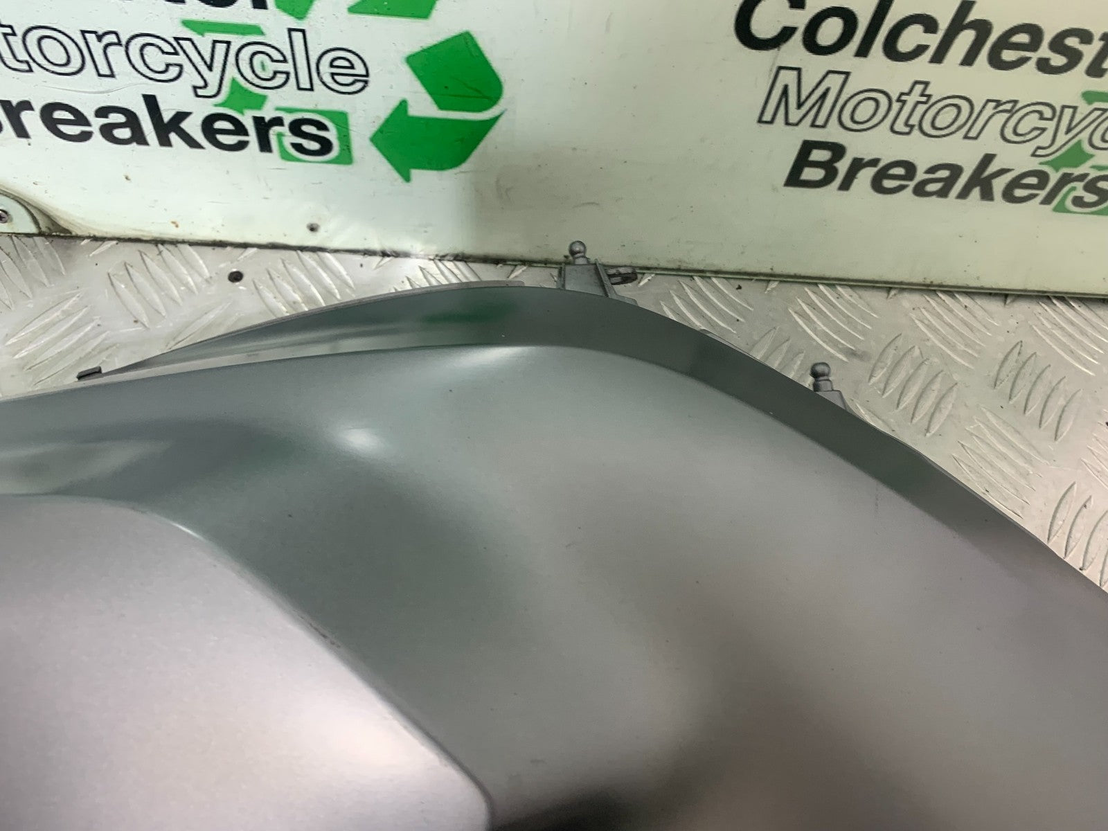 BMW R1200 R 1200 GS LEFT TANK PANEL YEAR 2013-2016 (CMB1257)