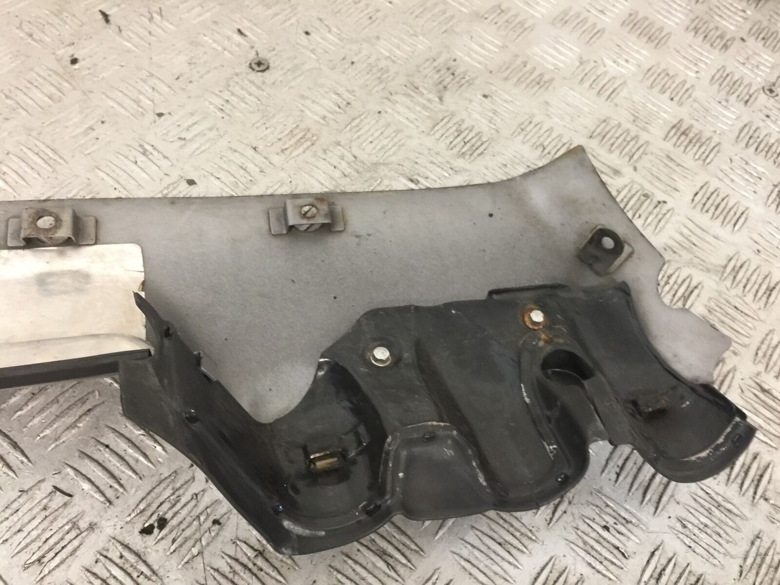 HONDA GL1800 GL 1800 RIGHT EXHAUST SHIELD YEAR 2004-10 ABS (STOCK 890)