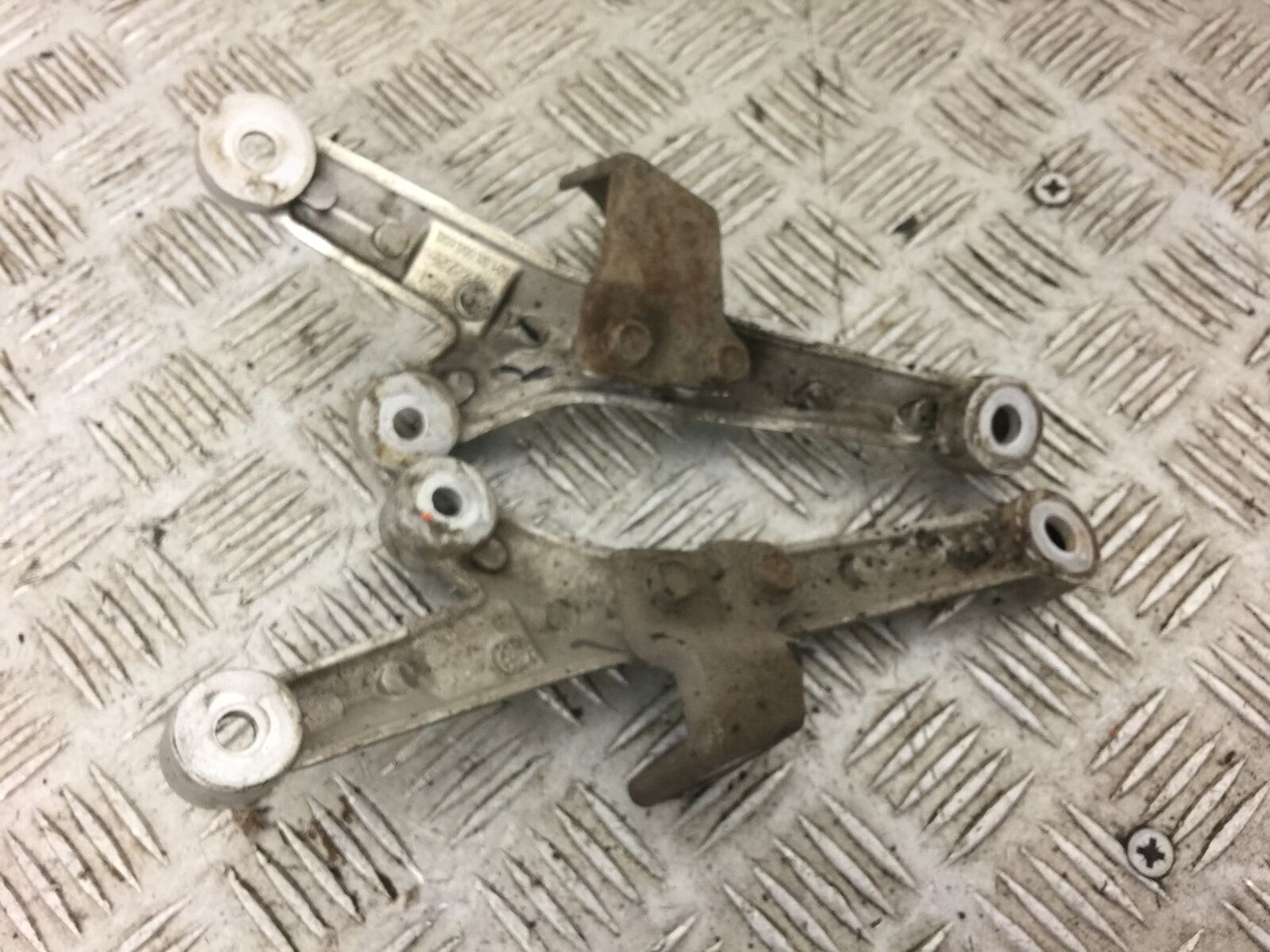 KTM RC125 RC 125 ENGINE BRACKETS  2014 2017 (STOCK 569)