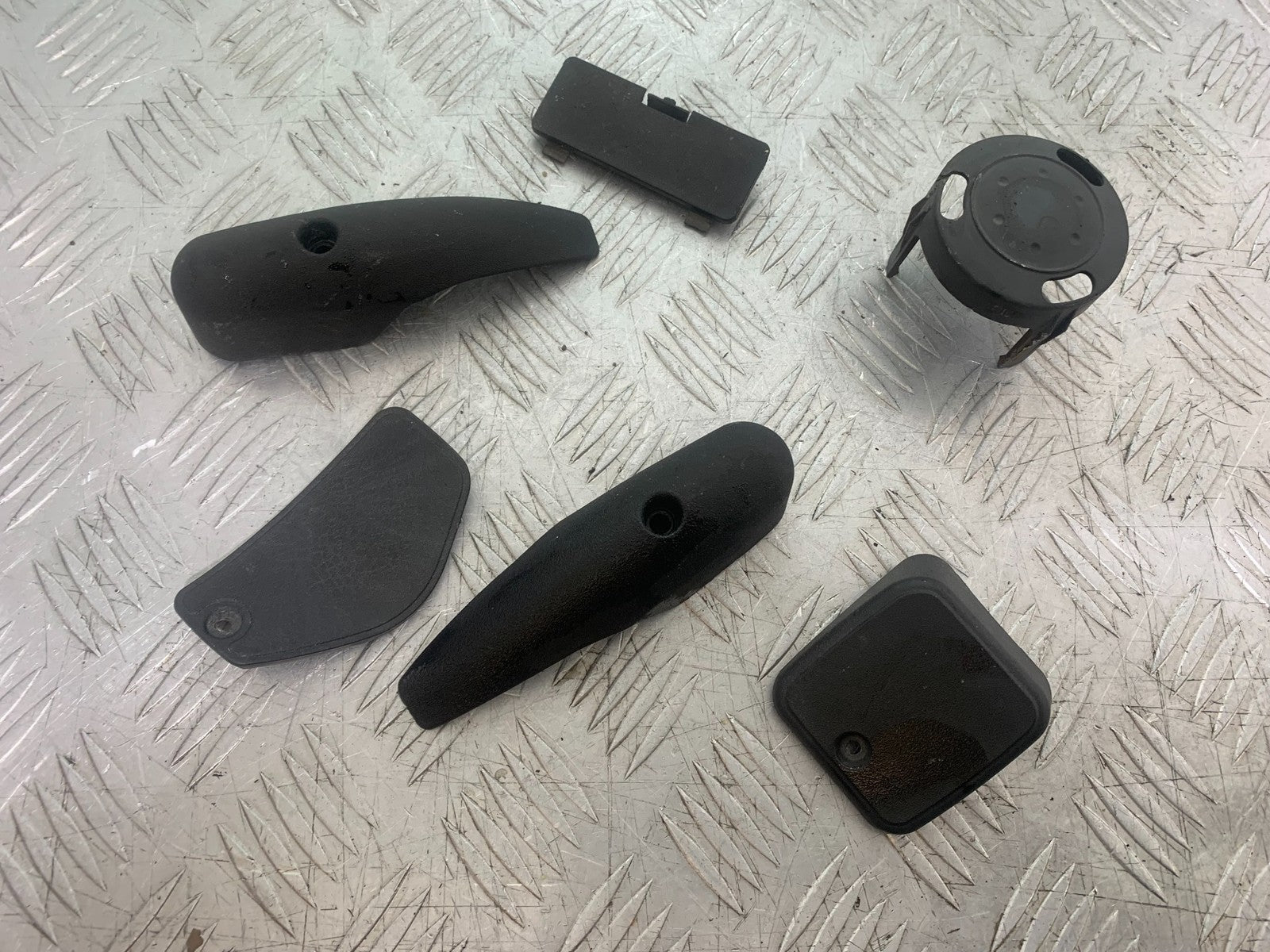 PIAGGIO MP3 250 ie INFILL PANELS  YEAR 2007 (CMB1307)