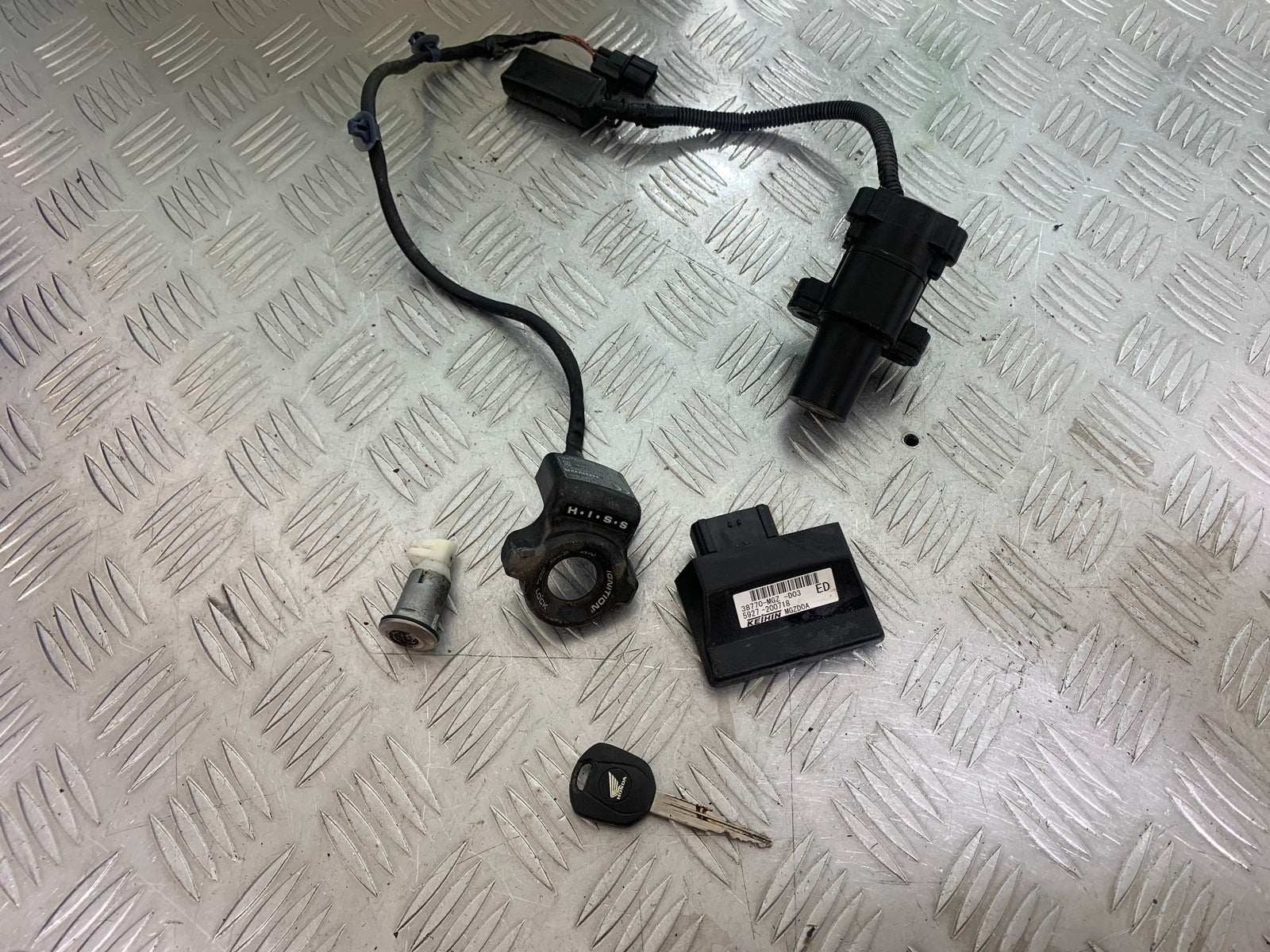 HONDA CBR500R CBR 500 R ECU LOCKS KEY   YEAR 2012-16 (CMB1151)