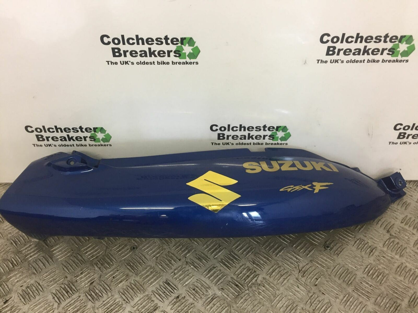 SUZUKI GSX600 F GSX 600 F RIGHT SEAT PANEL YEAR 1998 - 2005