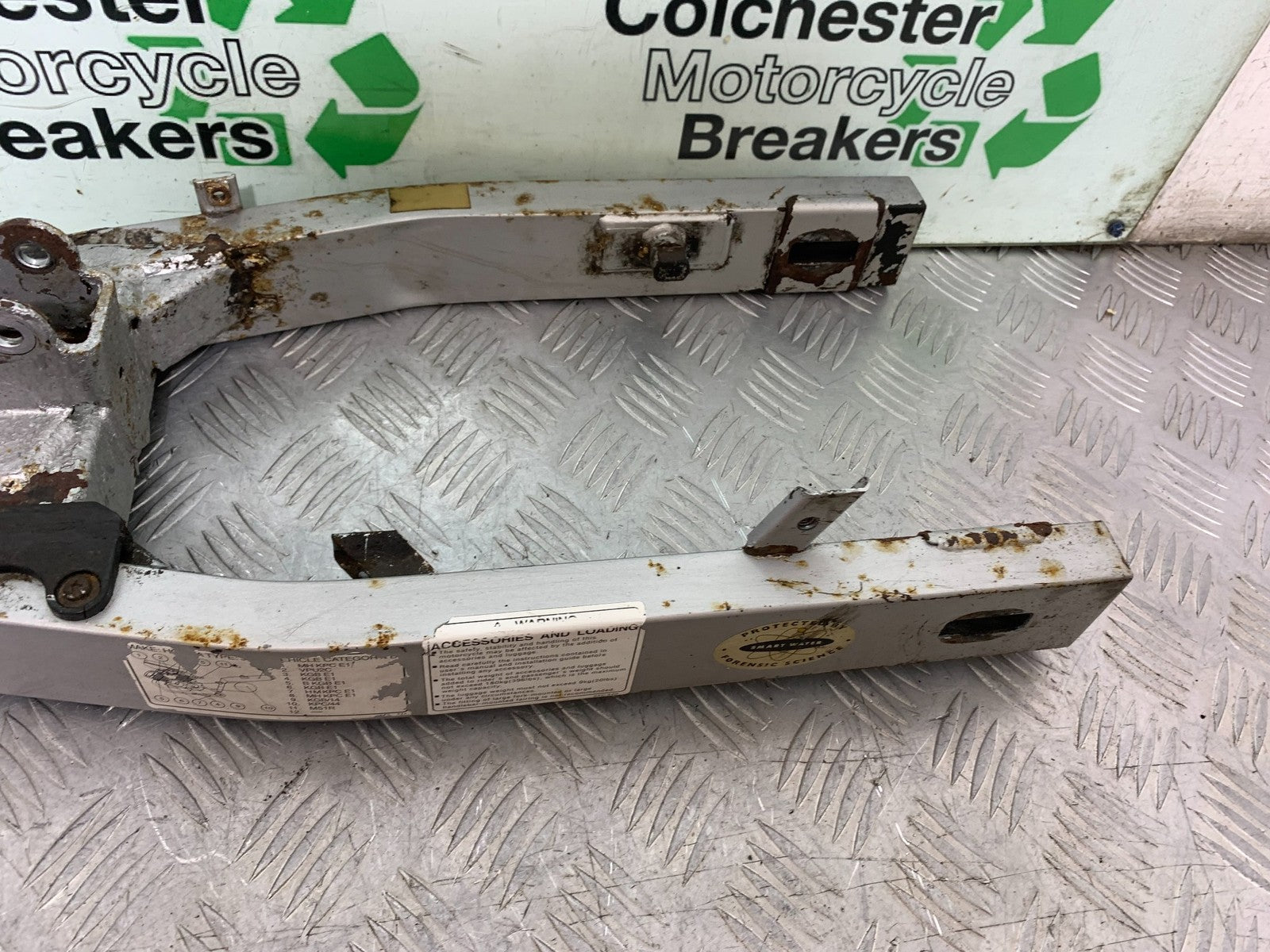 HONDA XL125 VARADERO SWINGARM   YEAR 2001-2006  (CMB1304)