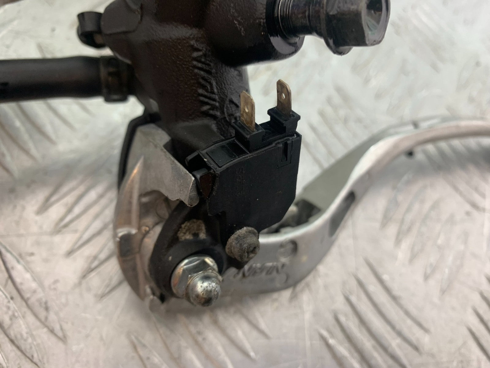 HONDA CBR1000 rr FIREBLADE FRONT MASTER CYLINDER    2012-2016 (CMB1280)