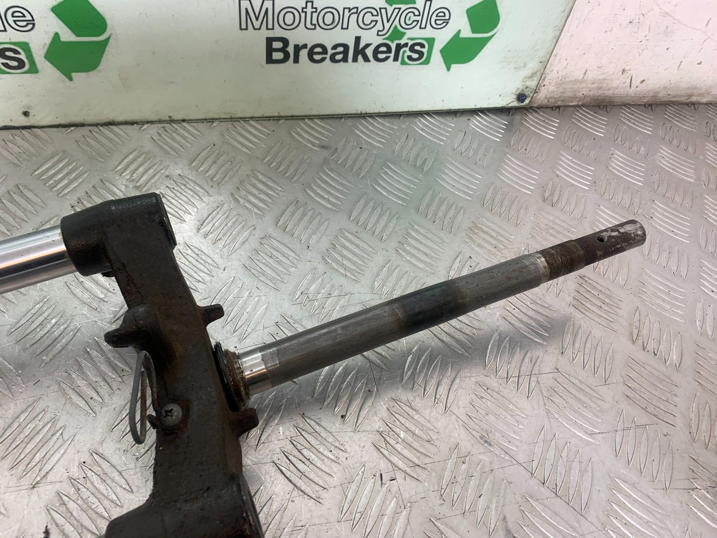 SUZUKI AN 200 UH 200 FORKS AND YOKE  YEAR 2007-2009 (CMB1256)