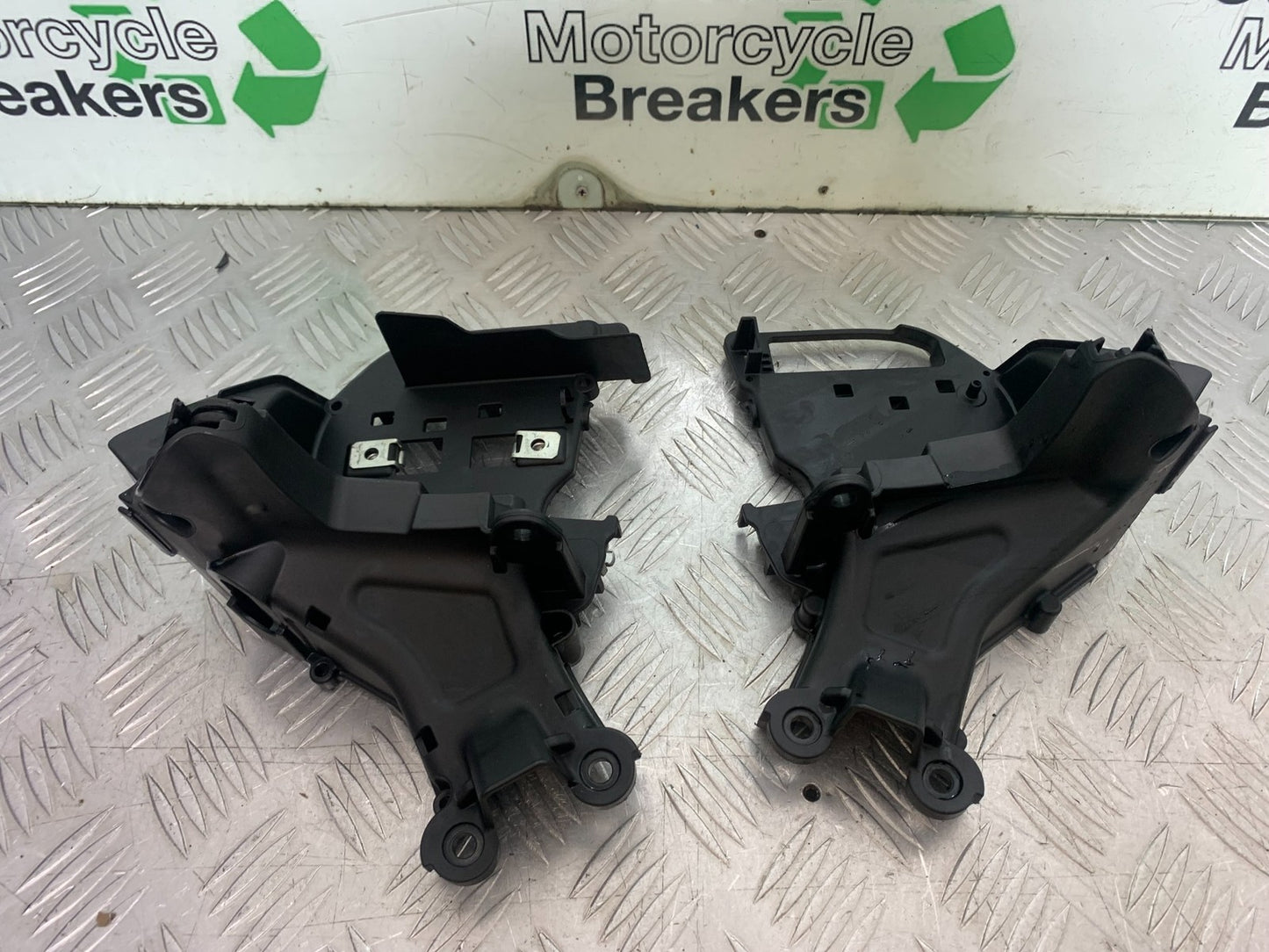 APRILIA TUONO 1000 V4 FAIRING BRACKET  YEAR 2013-2014  (CMB1239)