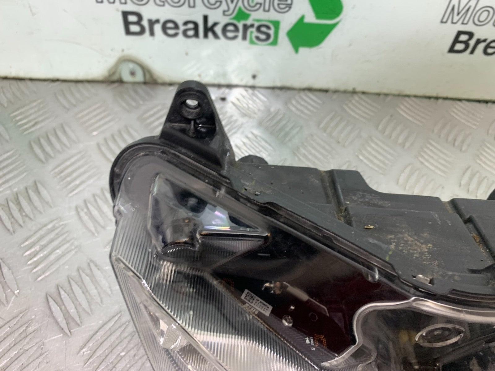 YAMAHA YZF-R125 YZF 125 HEADLIGHT  YEAR 2019-2022 (CMB1263)
