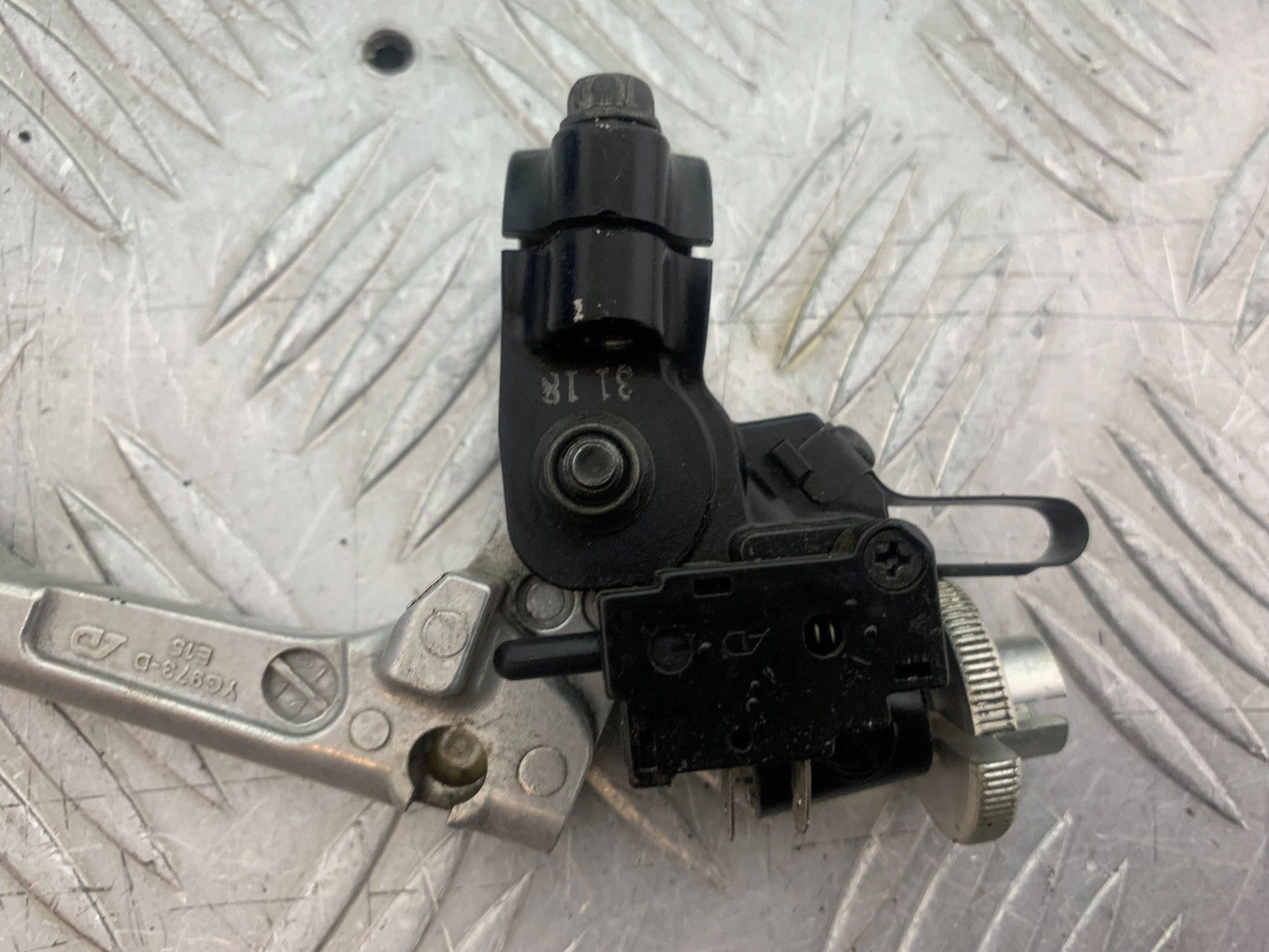 YAMAHA YZF R7 CLUTCH LEVER AND BRACKET YEAR 2022-2025 (CMB1255)