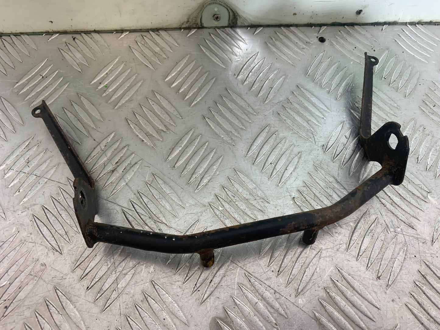 HONDA CBF125 CBF 125 FRONT INDICATOR BRACKET  YEAR 2009-14  (CMB1172)