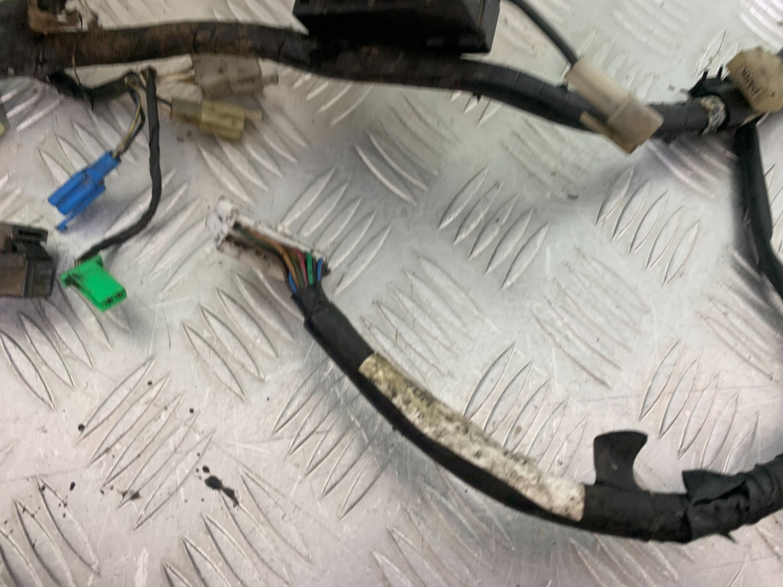 YAMAHA FZS600 FAZER 600 WIRING LOOM   YEAR 1998-2001 (CMB1267)