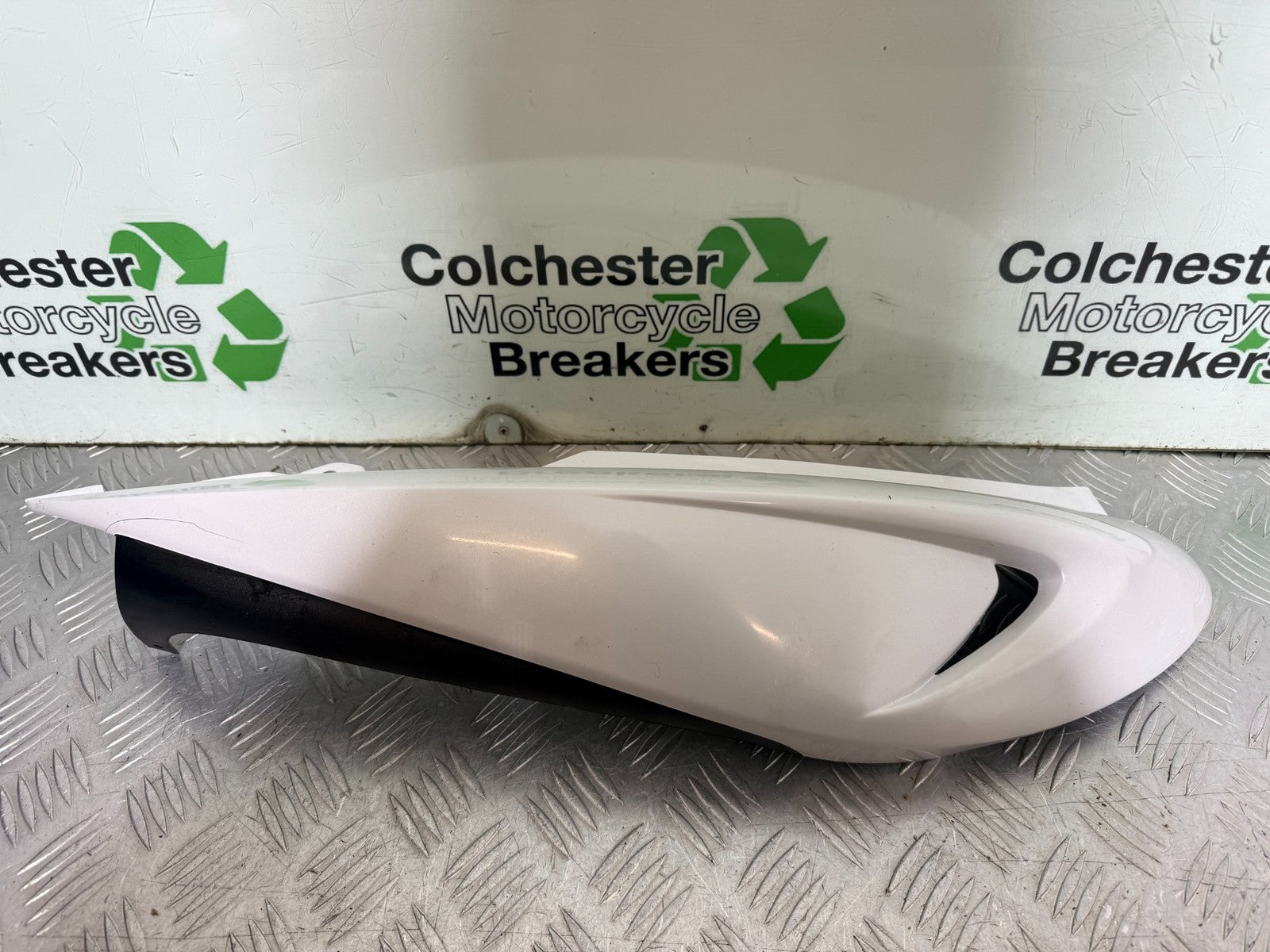 SUZUKI AY50 AY 50 KATANA LEFT SEAT PANEL YEAR 1997 - 2006