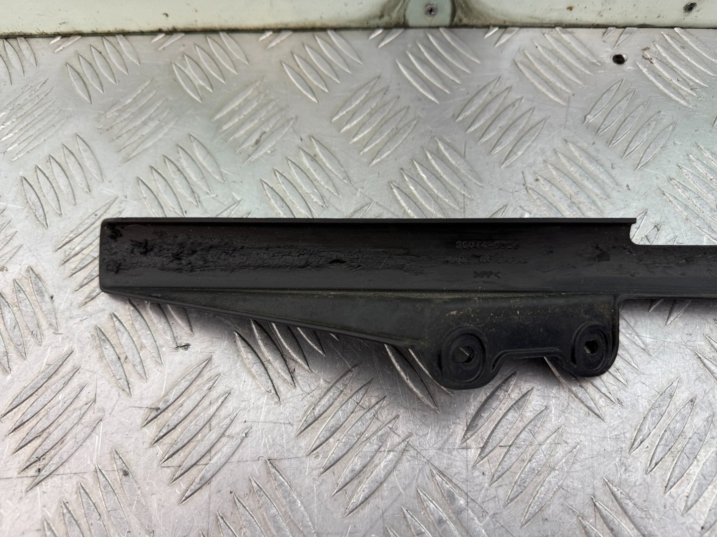 KAWASAKI ZX6R ZX6 R P7F P8F CHAIN GUARD YEAR 2007 2008