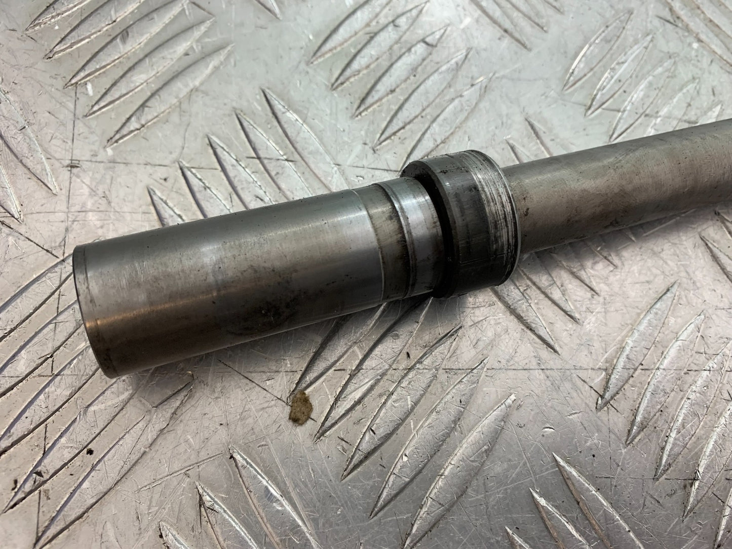 BMW F800 GT FRONT WHEEL SPINDLE YEAR 2013-2017 (CMB1248)