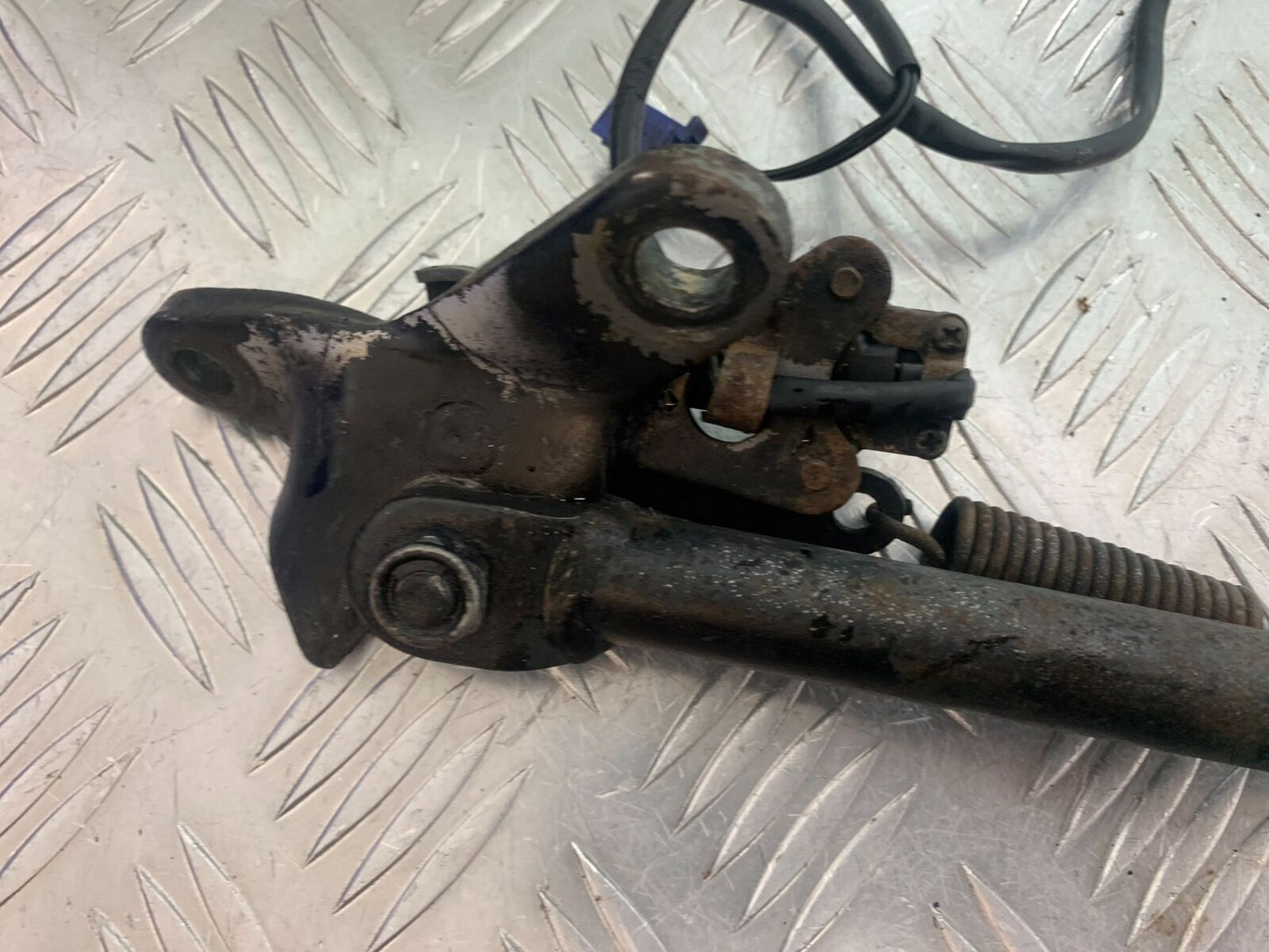 YAMAHA XV535 XV 535 VIRAGO SIDE STAND AND BRACKET  YEAR 1994-02 (CMB1044)