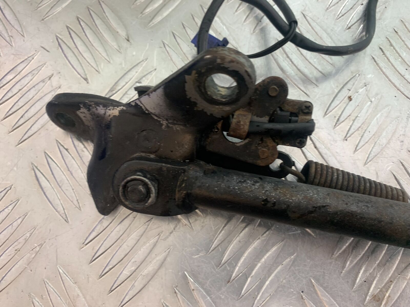 YAMAHA XV535 XV 535 VIRAGO SIDE STAND AND BRACKET  YEAR 1994-02 (CMB1044)