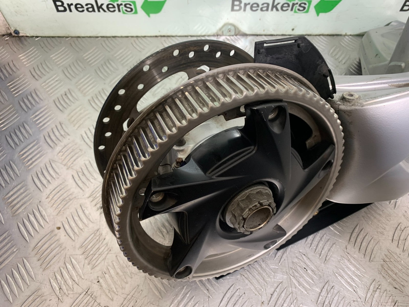 BMW F800 GT SWINGARM DISC HUB   YEAR 2013-2017 (CMB1248)