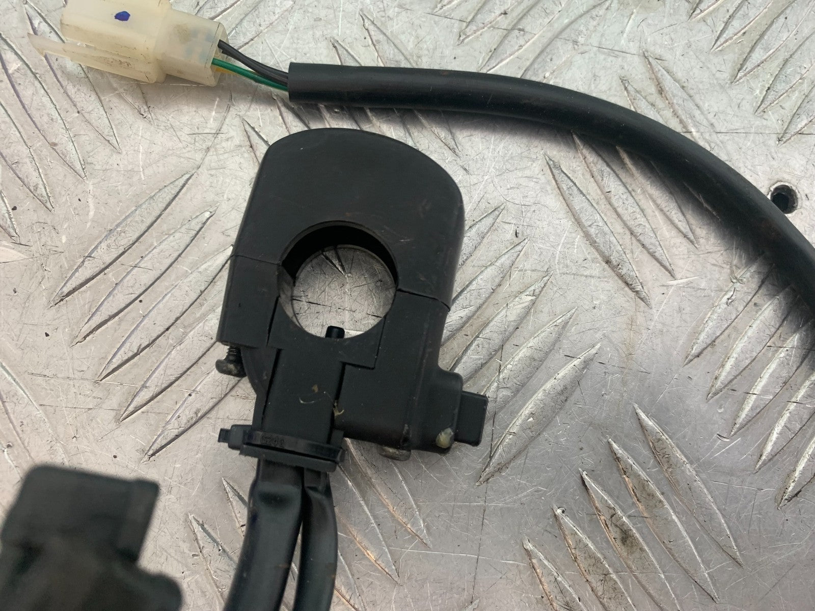HONDA CBF125 CBF 125 RIGHT SWITCH GEAR   YEAR 2009-14  (CMB1172)