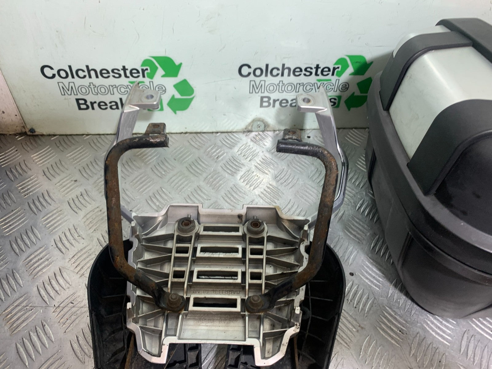 SUZUKI DL1000 V-STROM GIVI TOP BOX AND RACK   YEAR 2014-2019 (CMB1325)