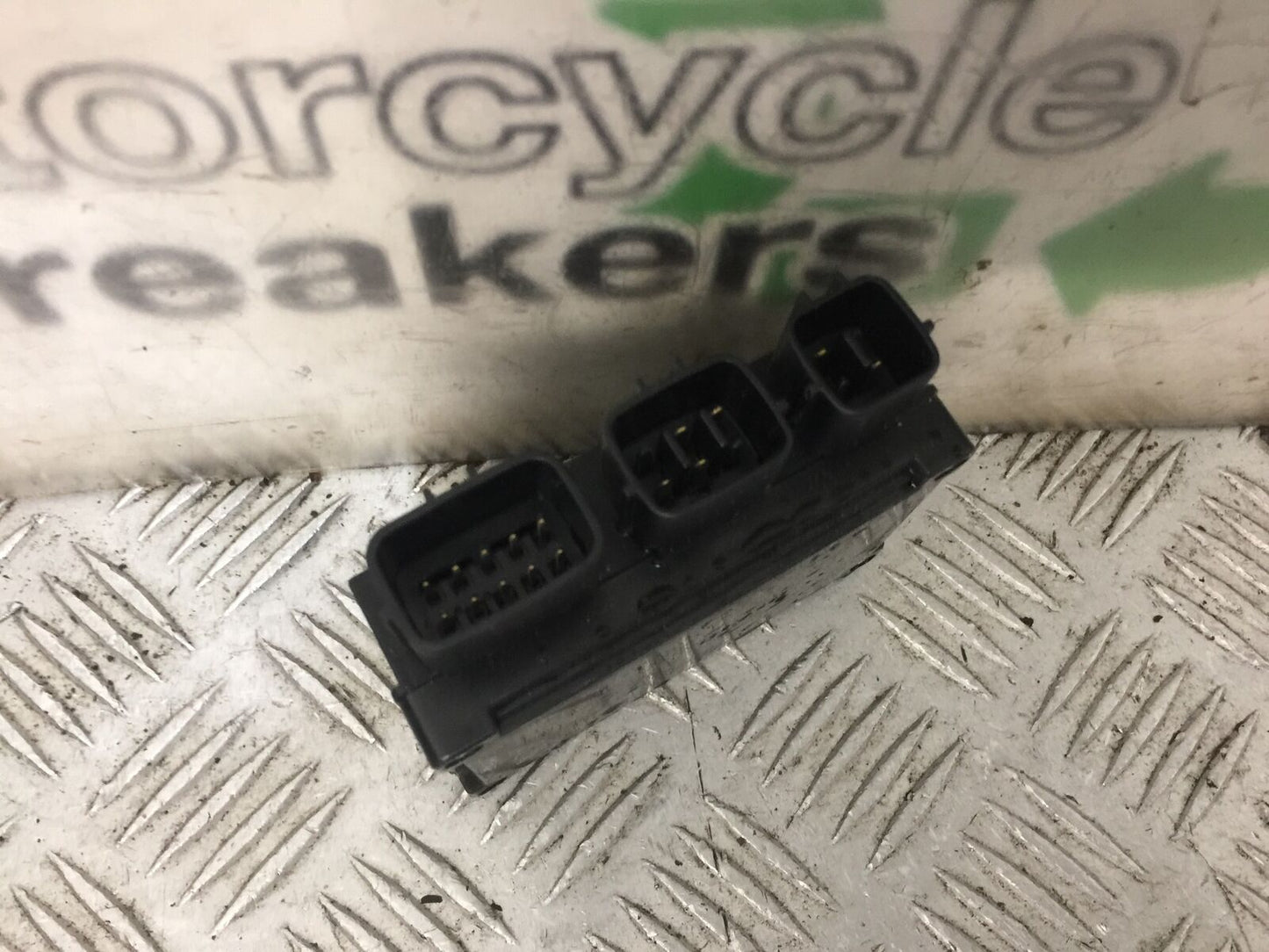 KAWASAKI ZZR1400 ZZR 1400 MAIN RELAY  YEAR 2007-11(STOCK 893)