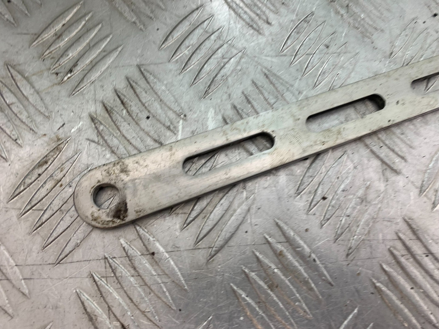 SUZUKI GSF600 GSF 600 BANDIT REAR BRAKE ARM    2000-2004 (CMB1269)