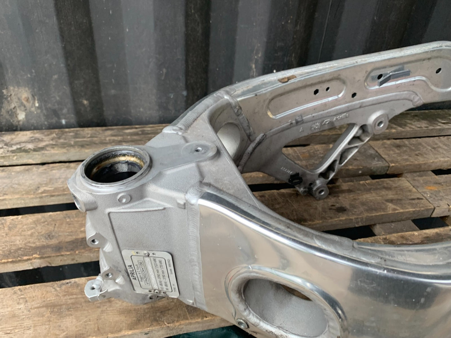 APRILIA TUONO 1000 V4R FRAME REG LOG BOOK YEAR 2011-13  (CMB1316)