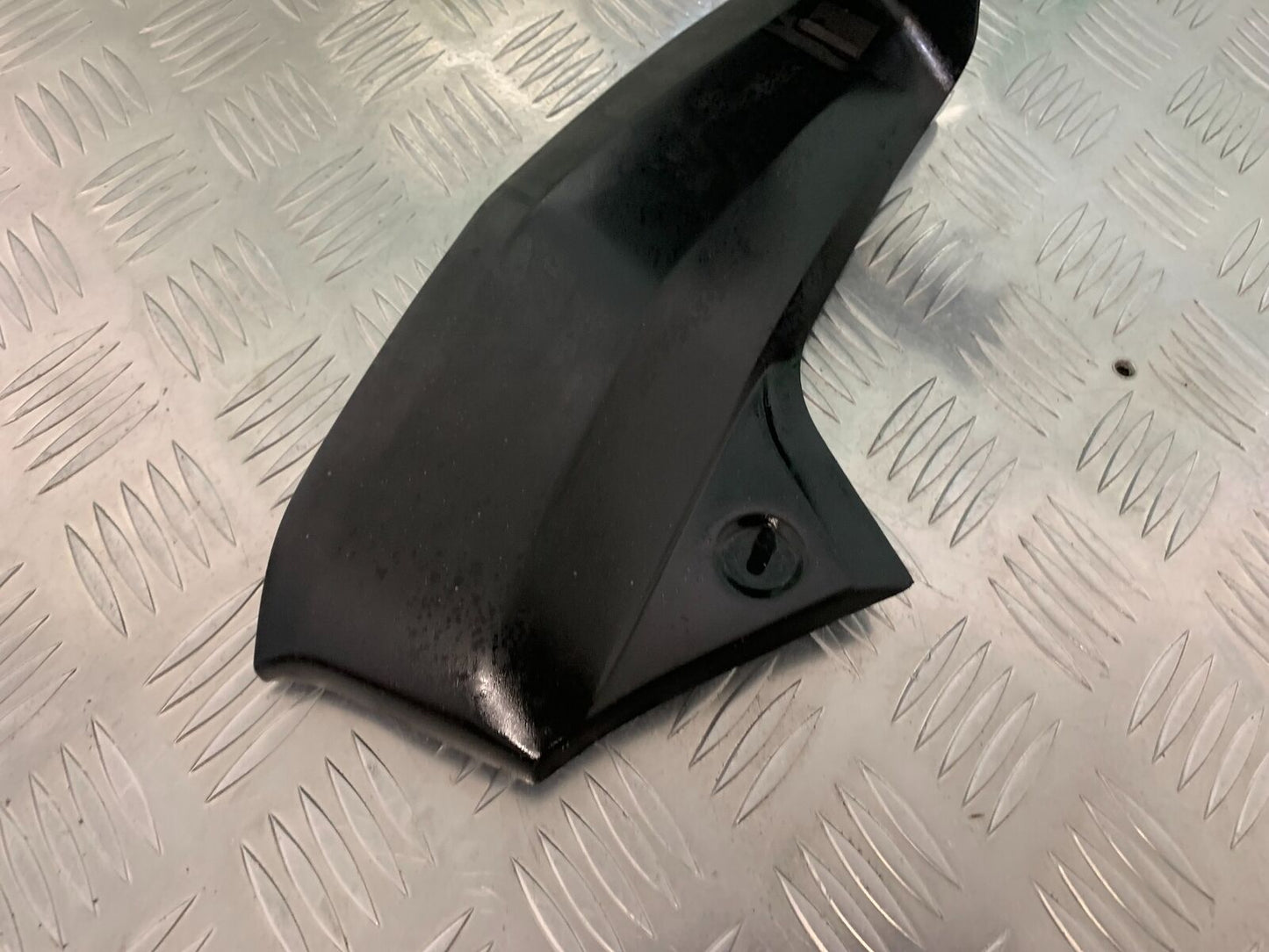 YAMAHA FZS600 FAZER 600 LEFT TOP INFILL PANEL  YEAR 2002-03  (STOCK 950)