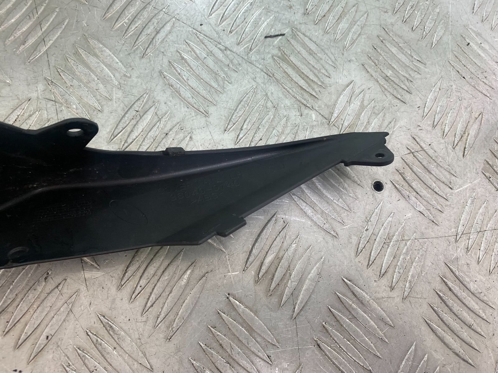 KAWASAKI Z125 Z 125 LEFT SEAT PANEL  YEAR  2018-2023 (CMB1167)