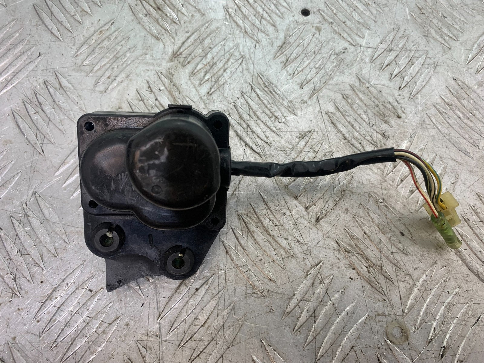 YAMAHA YZF R1 EXHAUST SERVO MOTOR  YEAR 1998-99 (CMB1291)