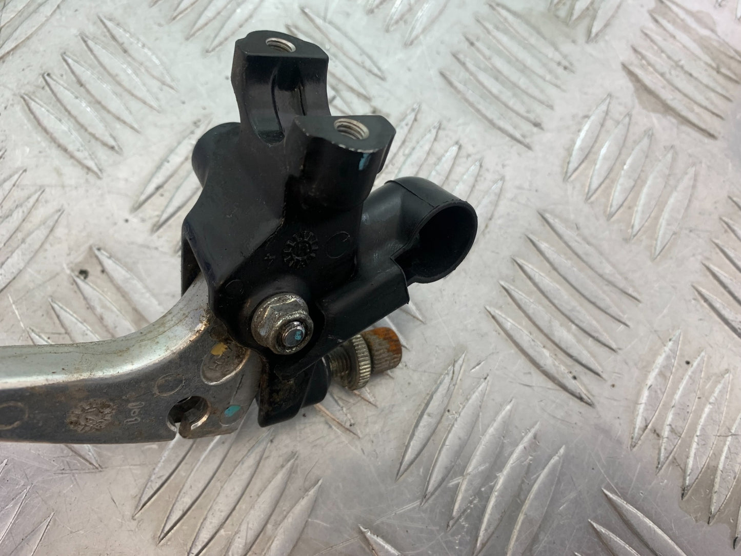HONDA CBR500R CBR 500 R CLUTCH LEVER AND BRACKET   YEAR 2012-16 (CMB1151)