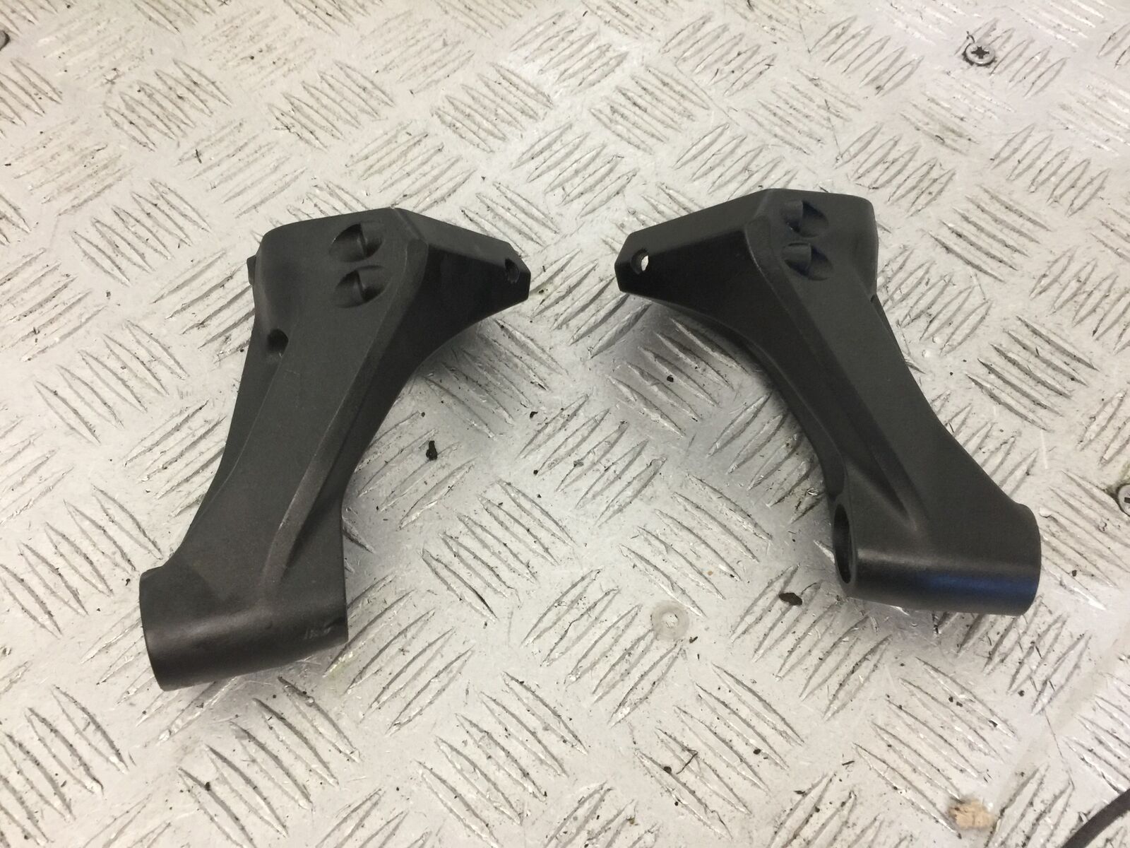 KAWASAKI NINJA 1000 SX Z1000SX LEFT AND RIGHT BAR CLAMPS  YEAR 2019  (STOCK 830)