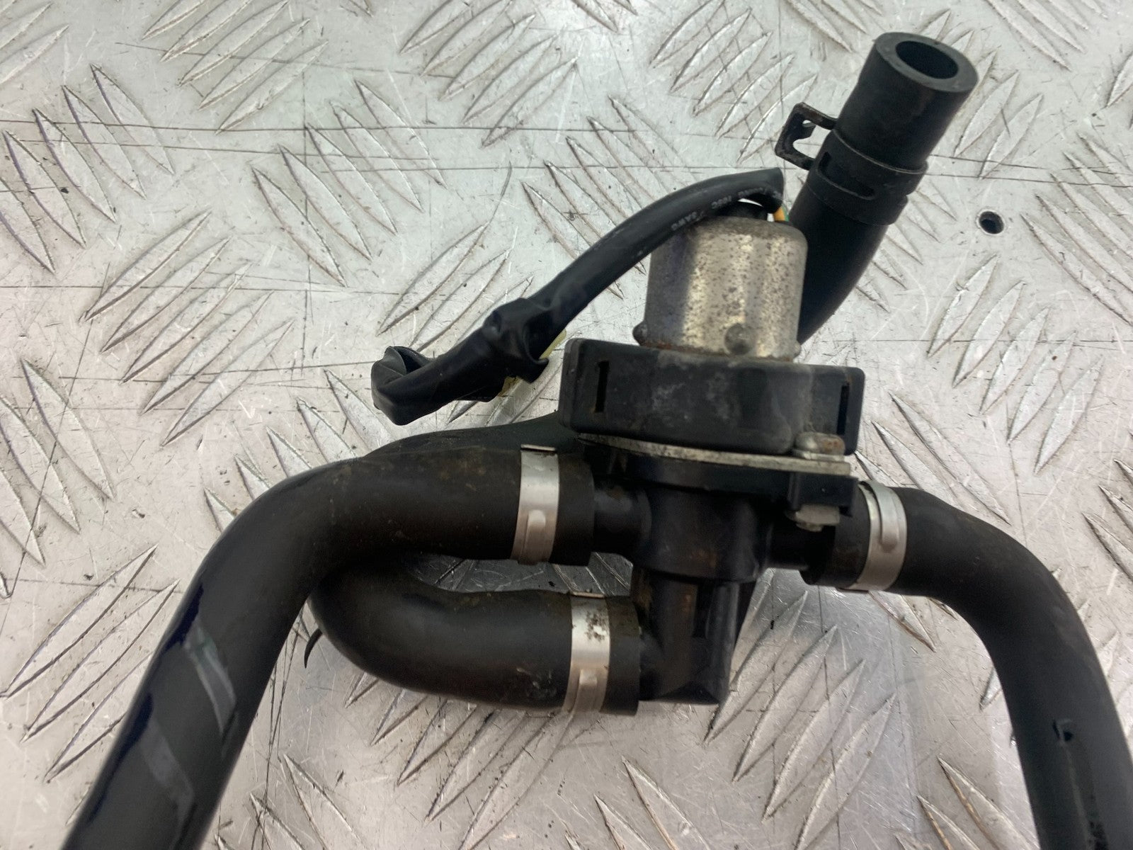 KTM 990 SUPER DUKE AIR VALVE  YEAR 2007-2011  (CMB1207)