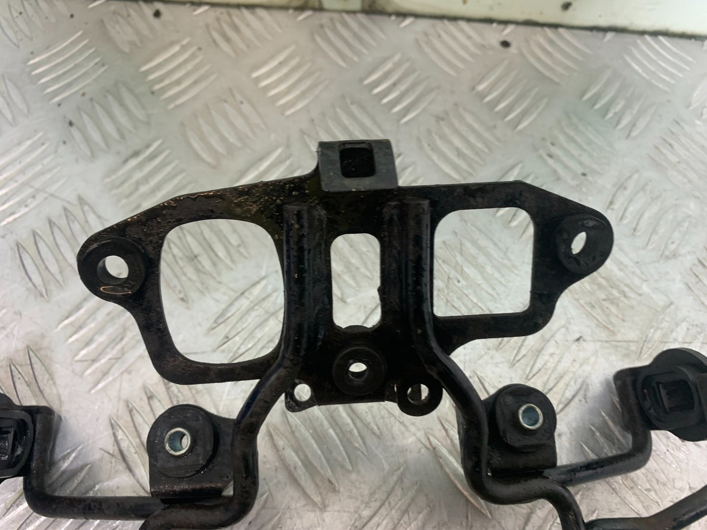 HONDA CB500 F CB500F HEADLIGHT BRACKET  YEAR 2013-2015  (CMB1235)