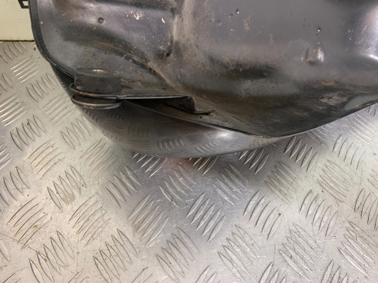 HONDA VT700 VT 700 SHADOW PETROL TANK  YEAR 1984-85 (CMB1328)