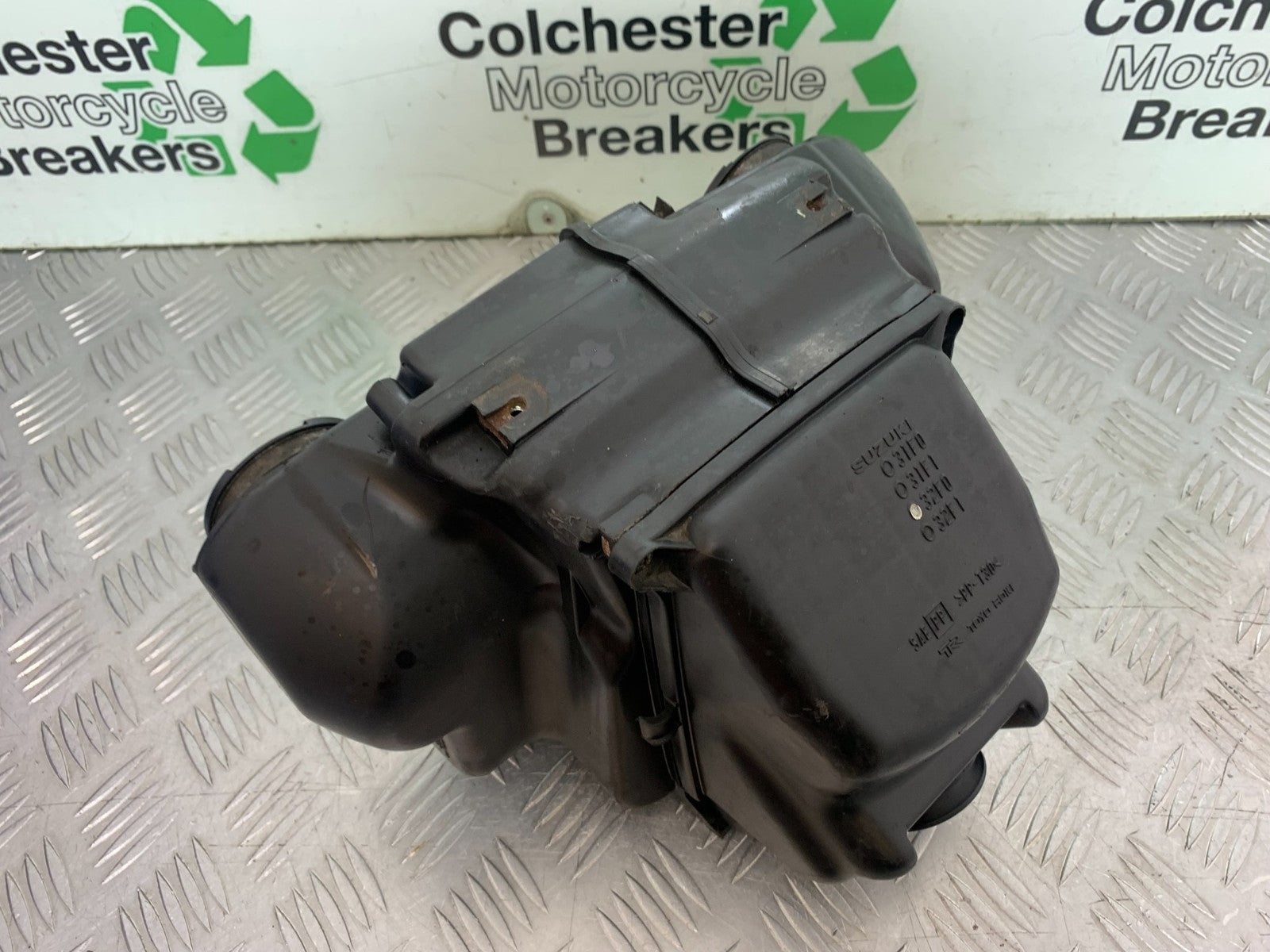 SUZUKI GSF1200 GSF 1200 BANDIT AIR BOX  YEAR 2001-2004 (CMB1188)