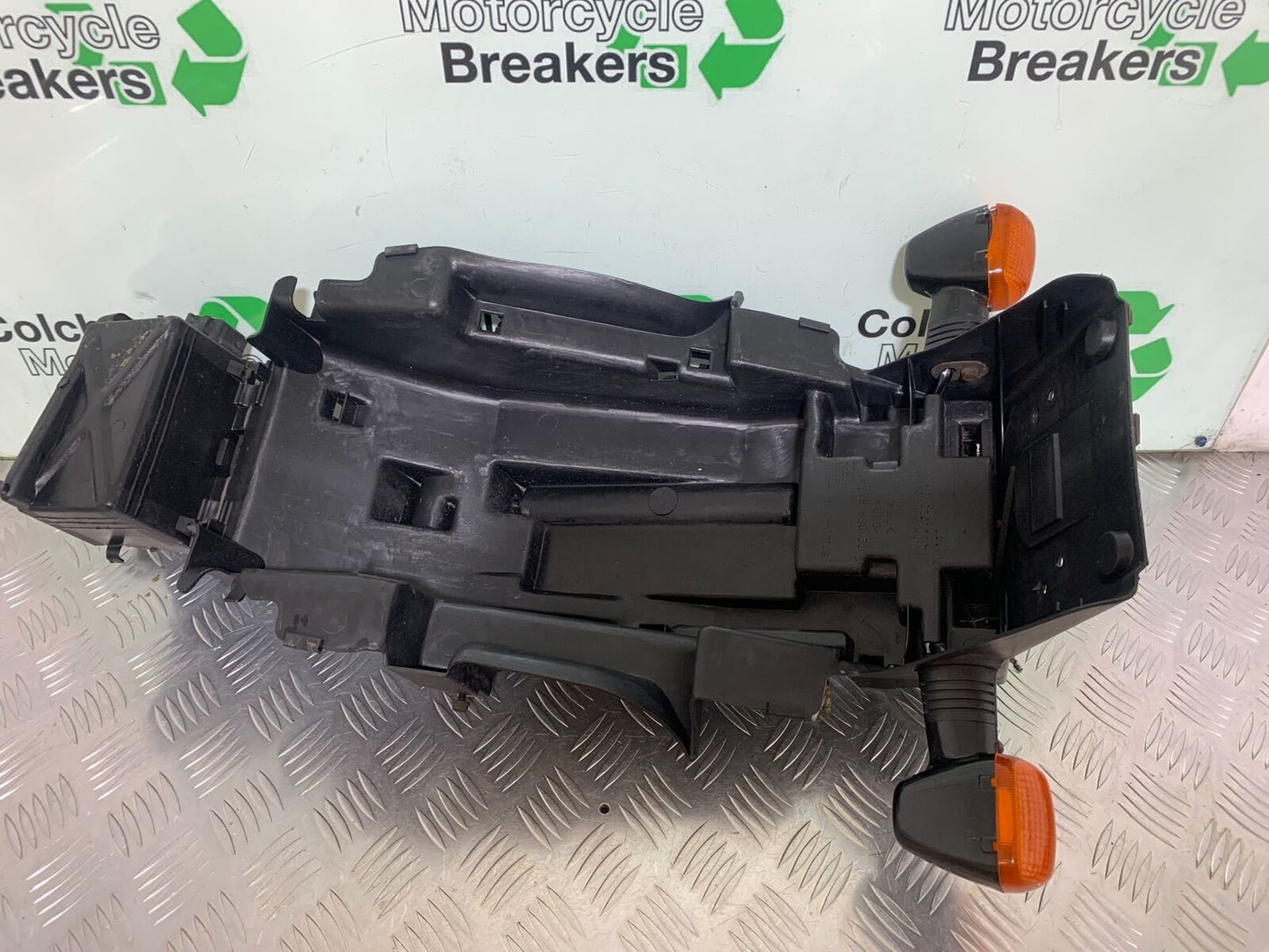 HONDA CBR1100 BLACKBIRD REAR MUDGUARD AND INDICATORS  YEAR 1996-1998 (CMB1017)