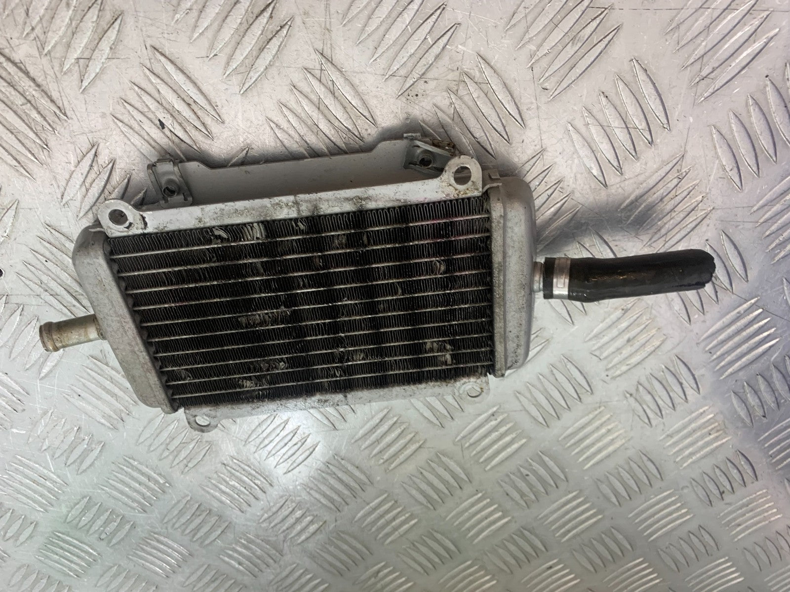 PIAGGIO VESPA GTS 125 RADIATOR  YEAR 2009-14 (CMB1261)