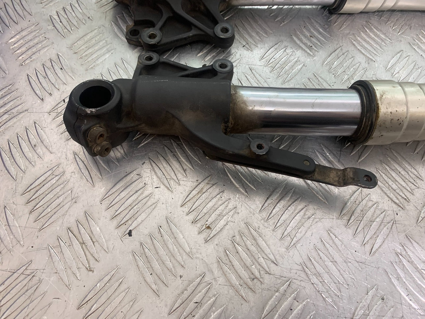 TRIUMPH TIGER 800 XRT FORKS (DAMAGED SOLD AS PARTS)   2018-2020 (CMB1193)