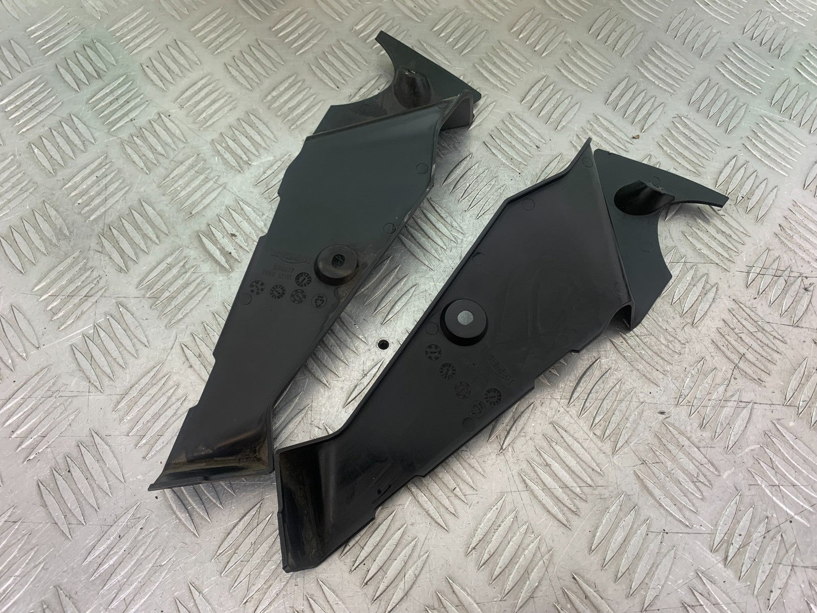 TRIUMPH TIGER 800 XRT LEFT AND RIGHT INNER INFILLS  2018-2020 (CMB1193)