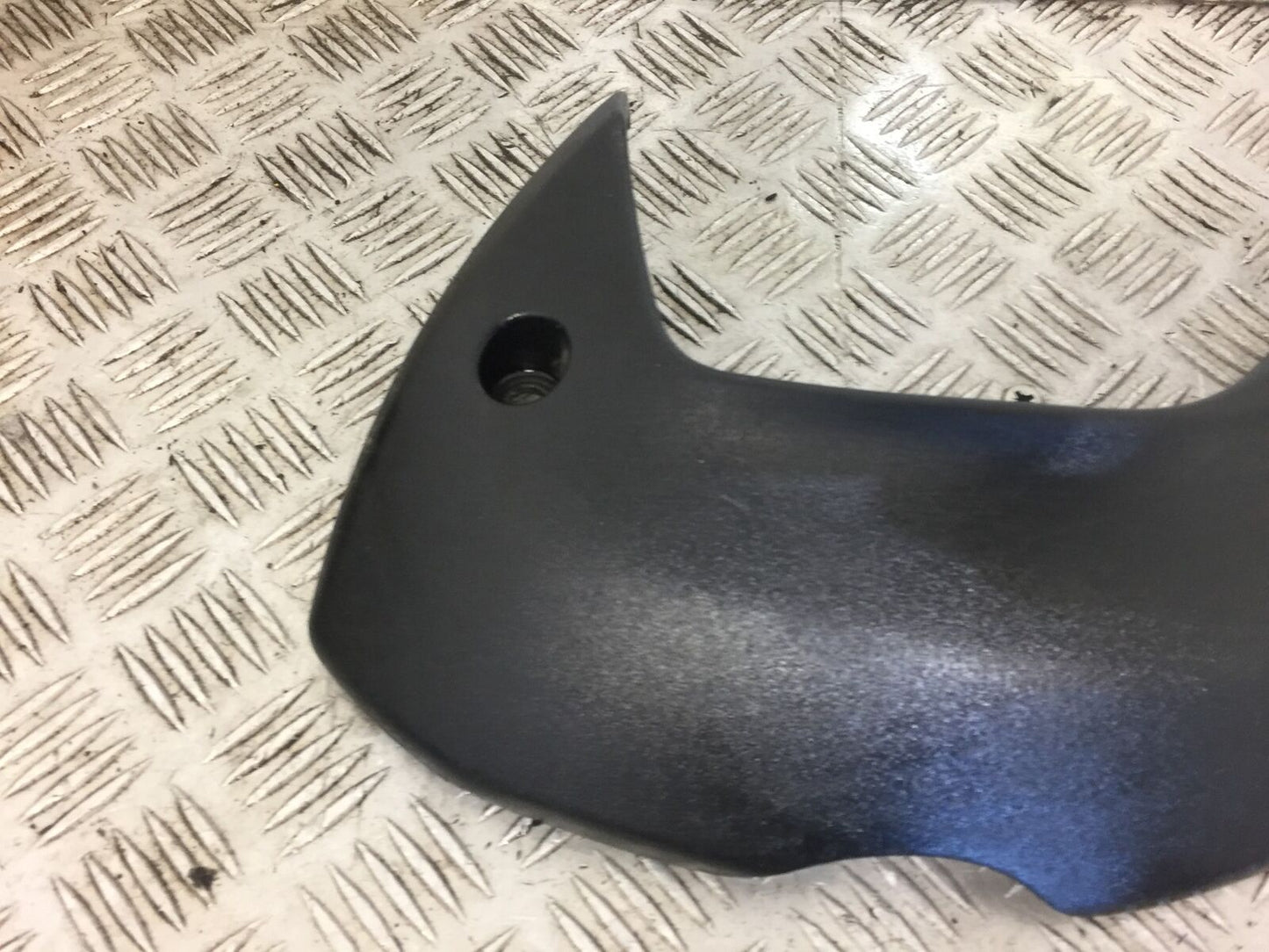 KAWASAKI 650 VERSYS LEFT BELLYPAN  YEAR 2011 (STOCK 478) ABS